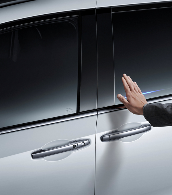 Honda发布全球首创“魔术感应门”技术FUNTEC技术持续升级 打造移动新价值