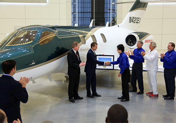 Honda向首位客户交付HondaJet