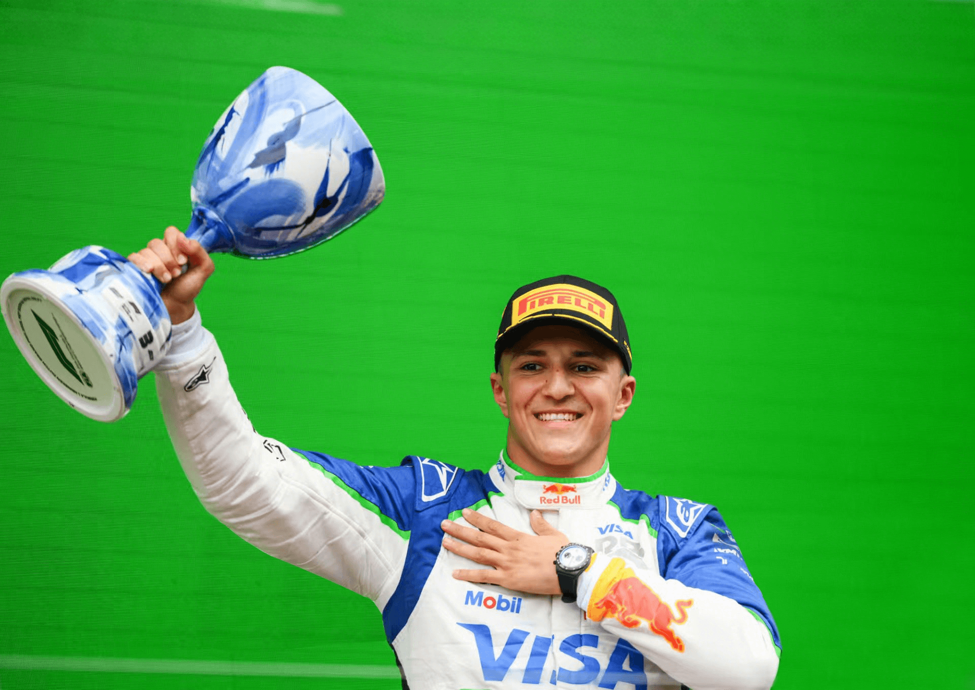 F1 荷兰大奖赛：维斯塔潘主场斩获亚军，哈贾尔首登 F1 领奖台