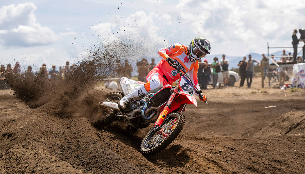 MXGP 阿根廷分站赛：赫林斯两战全胜摘得红色号码牌，队友维奥同积分并肩领跑。