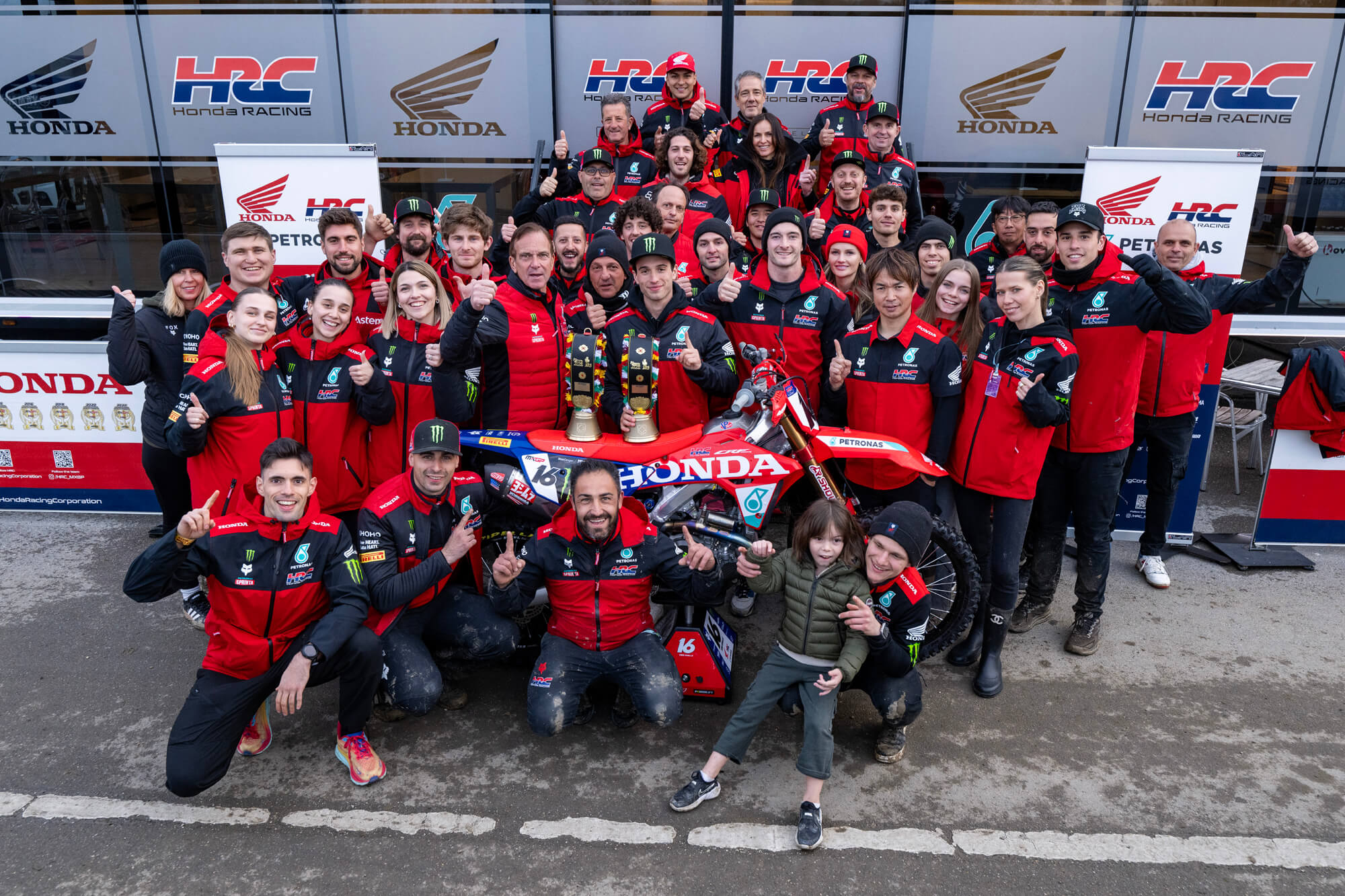 MXGP 瑞士分站赛：维奥首回合夺冠、次回合强势逆袭，在个人第三站斩获 MXGP 生涯首个分站总冠军。