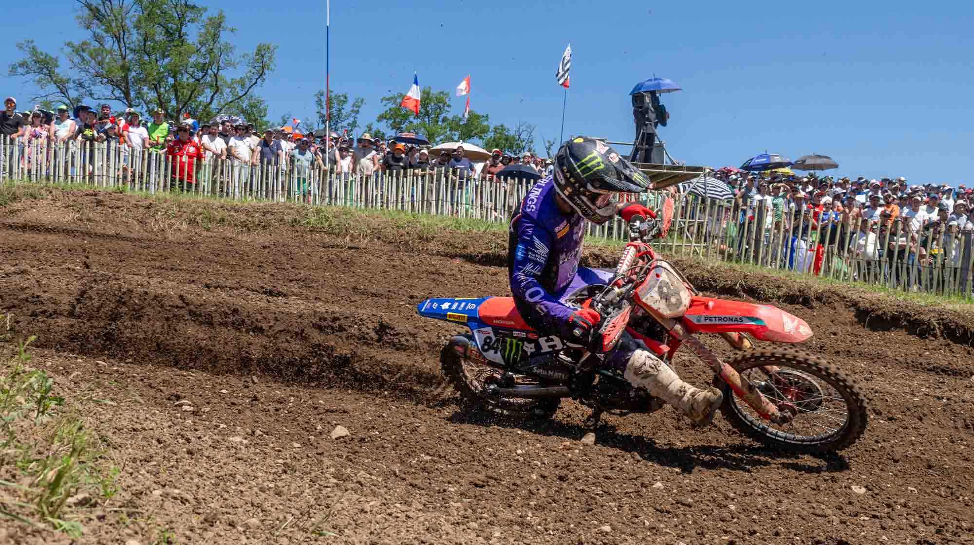 MXGP 法国分站赛：赫灵斯奋力角逐拿下分站冠军，六站赛事三度登顶