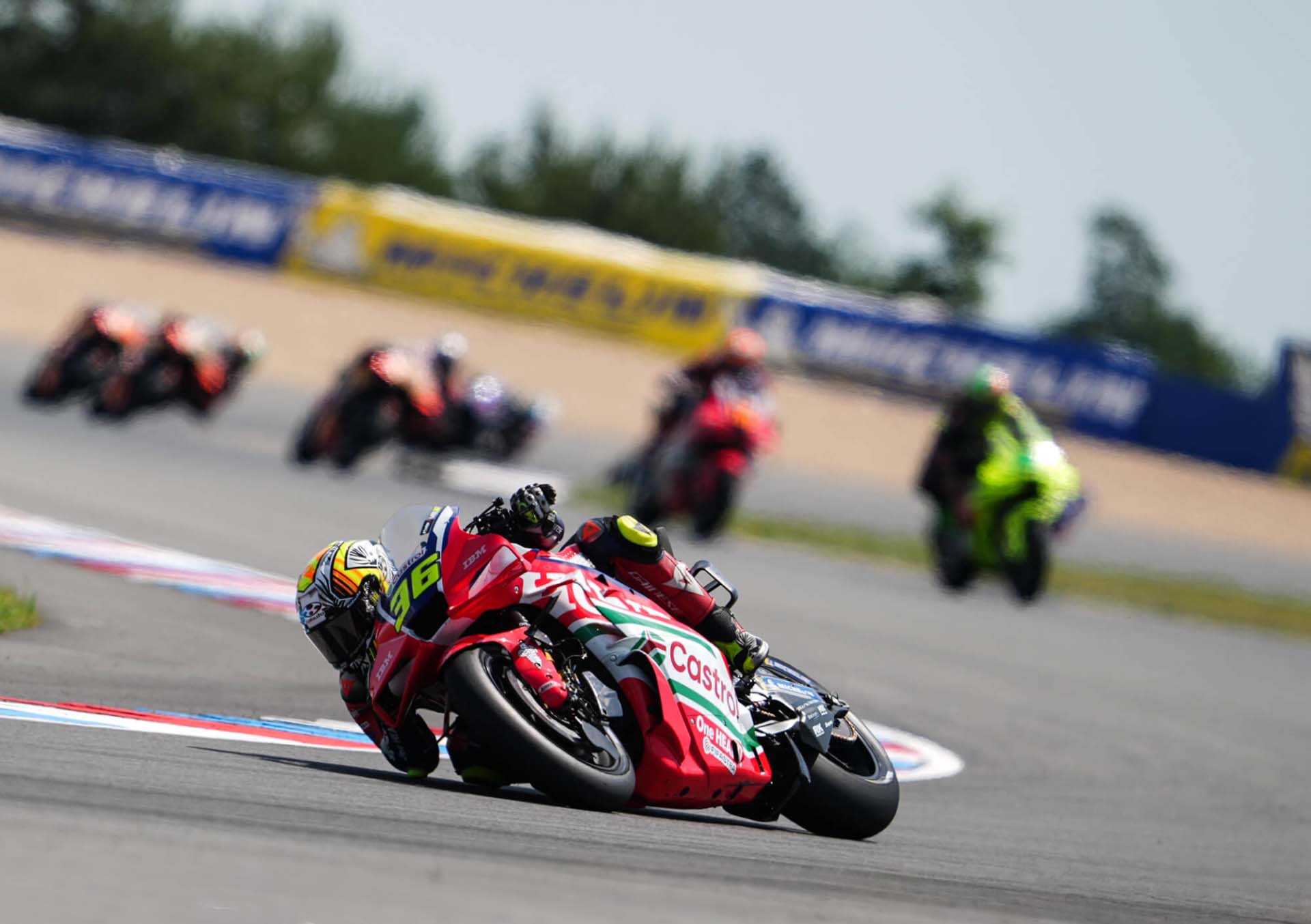 MotoGP 捷克大奖赛：琼・米尔软胎战术见效拿下全场第五，队内多名车手收获宝贵积分