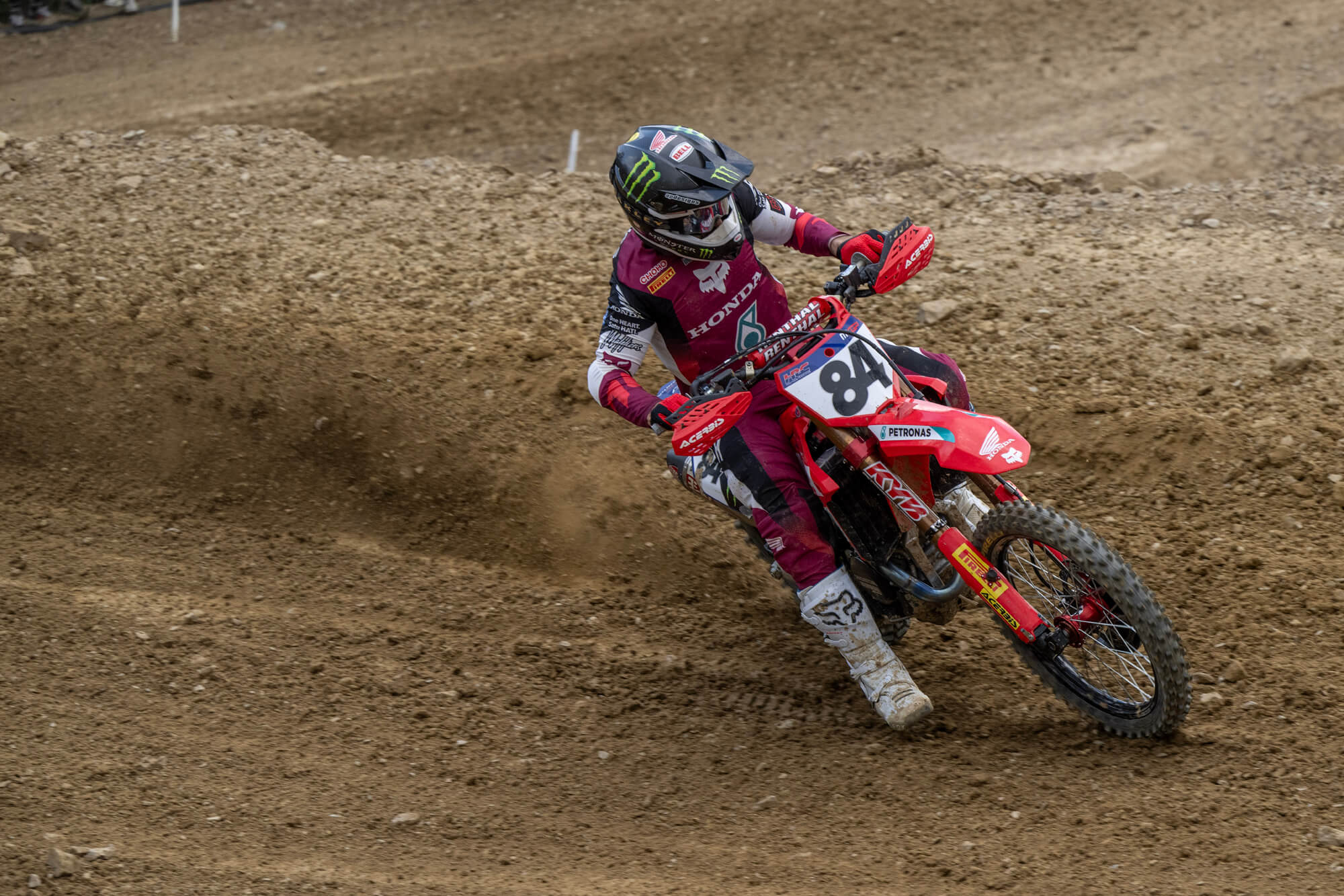 MXGP 意大利分站赛：赫灵斯两回合一冠一亚拿下分站冠军，斩获赛季第四胜