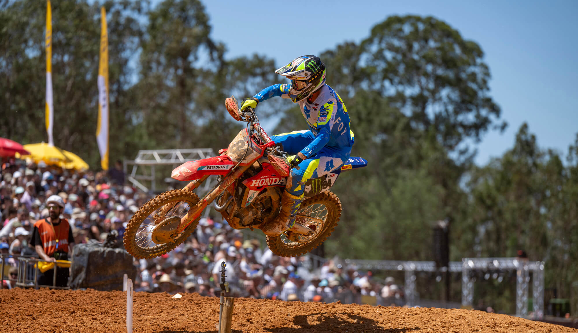 MXGP 葡萄牙分站赛：赫灵斯激战对决实现两连胜，斩获赛季第五座分站冠军