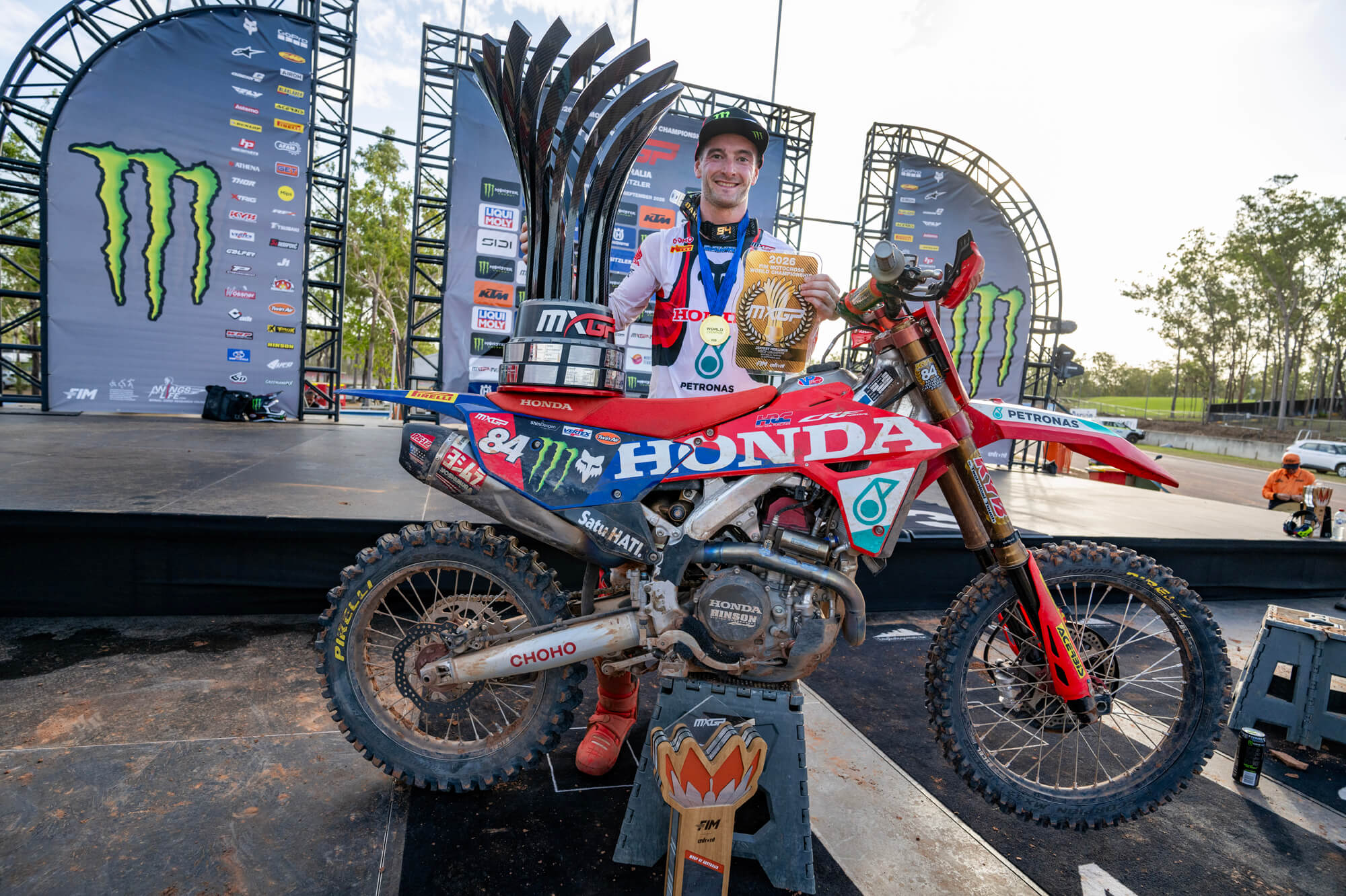 MXGP 澳大利亚收官站：赫灵斯携世界冠军头衔连胜收官，维奥收获年度第四